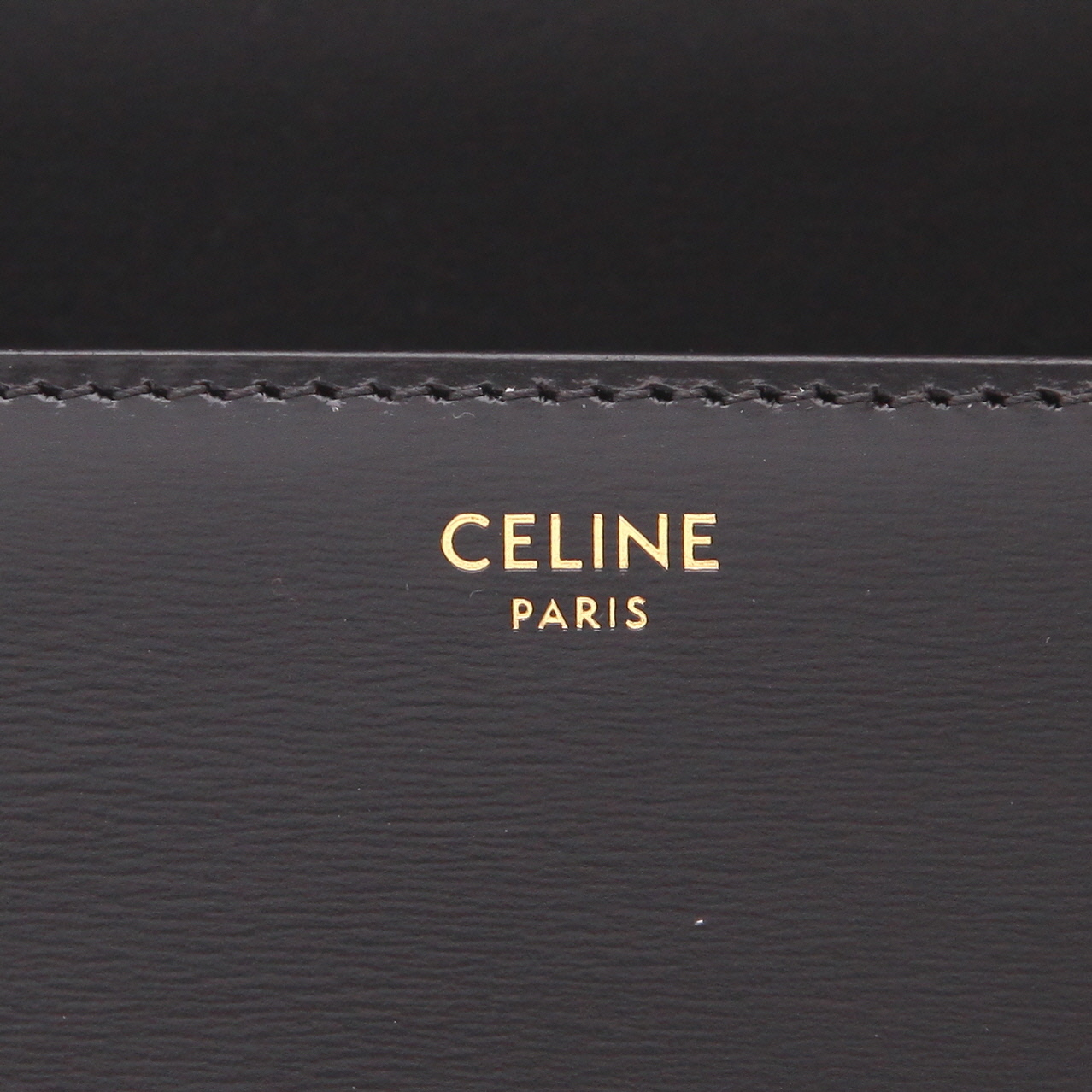 Sac bandoulière Celine  Triomphe Teen en cuir noir - Detail D2