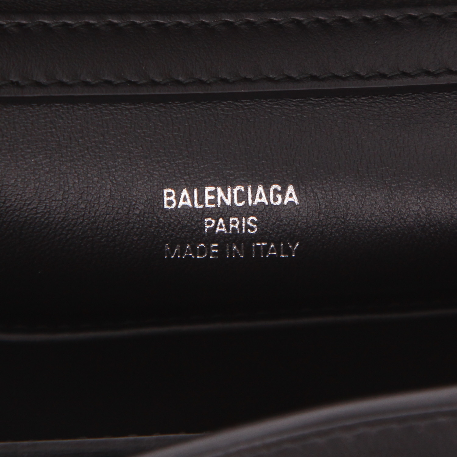 Sac bandoulière Balenciaga  Rodeo mini  en cuir noir - Detail D2