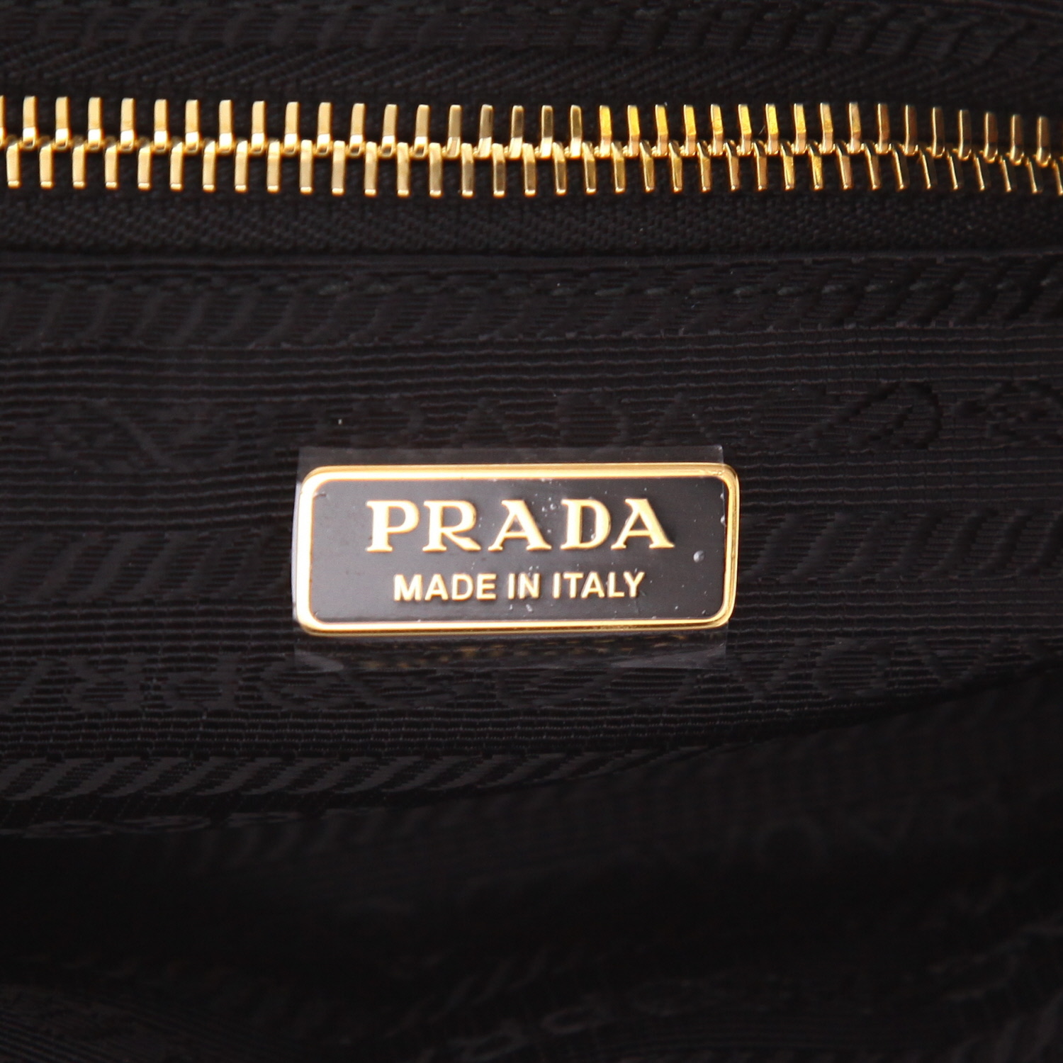 Prada  Bonnie handbag  in black leather - Detail D2