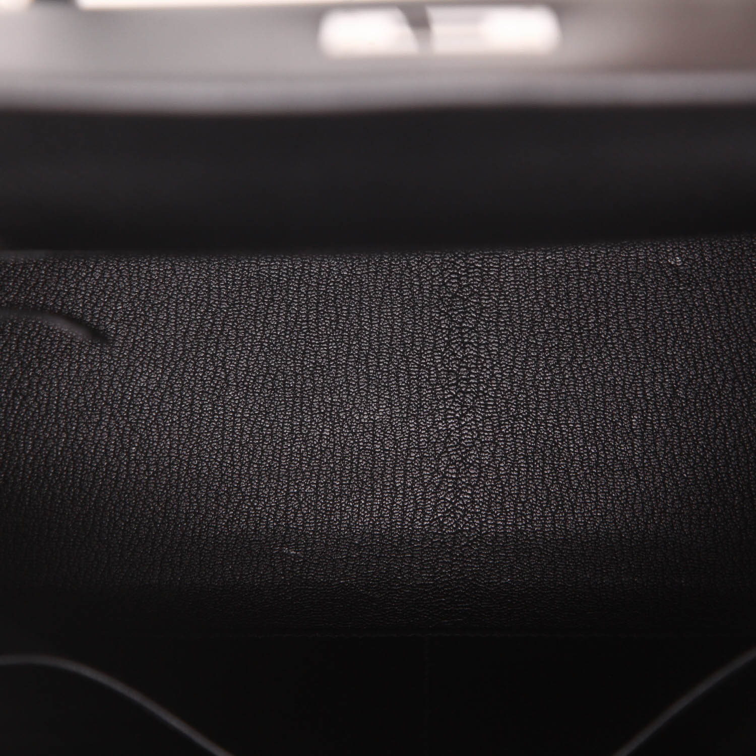 Hermès  Kelly 28 cm handbag  in black epsom leather - Detail D3