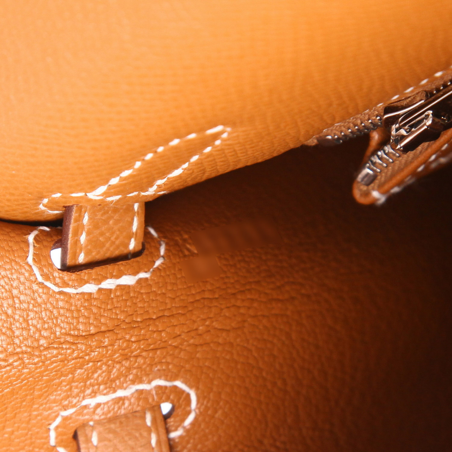 Sac à main Hermès  Kelly 25 cm en cuir epsom gold - Detail D4