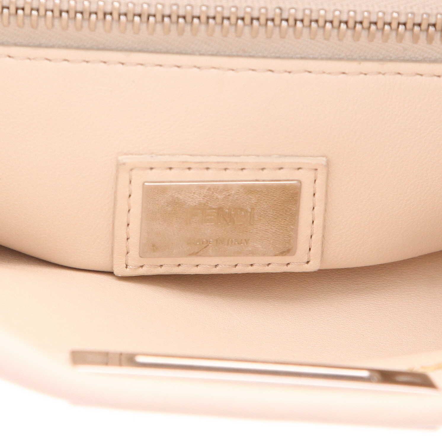 Borsa Fendi  Peekaboo in pelle beige - Detail D2