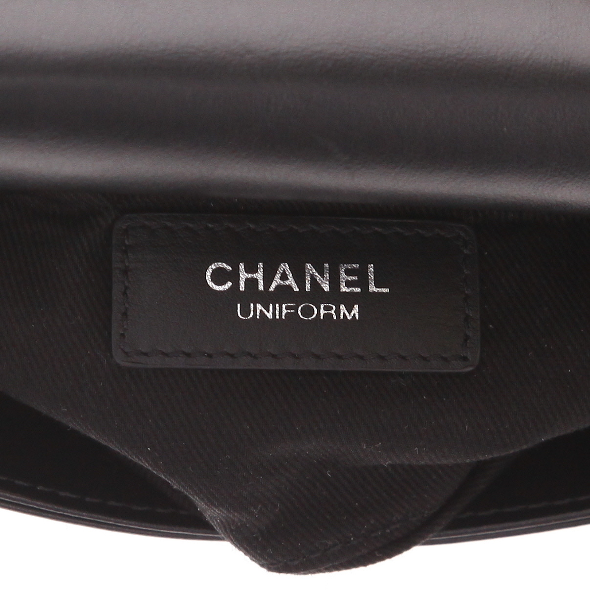 Chanel  Pochette ceinture clutch-belt  in black quilted leather - Detail D2