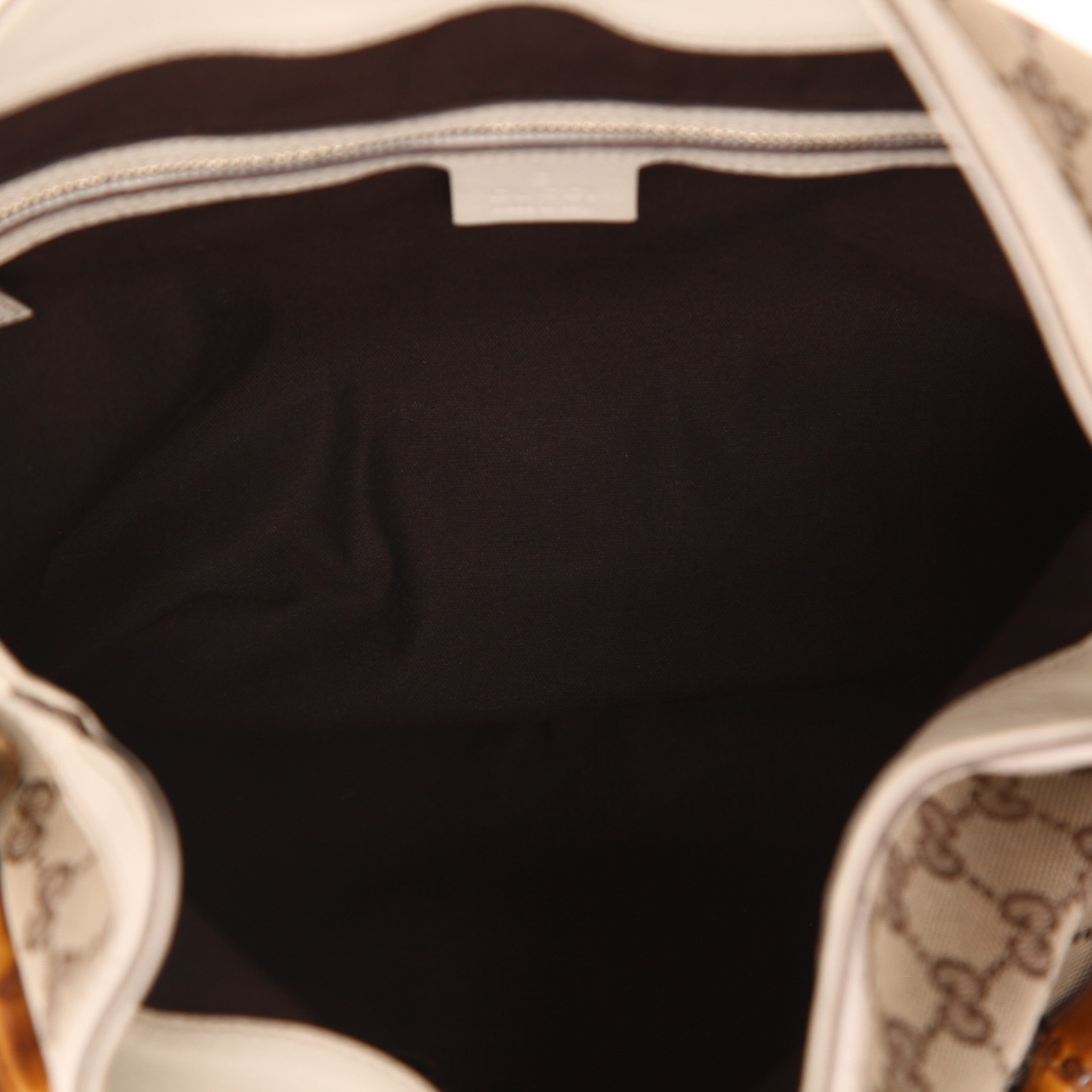 Bolso de mano Gucci  Bamboo en tejido "sûpreme GG" beige y cuero blanco - Detail D3