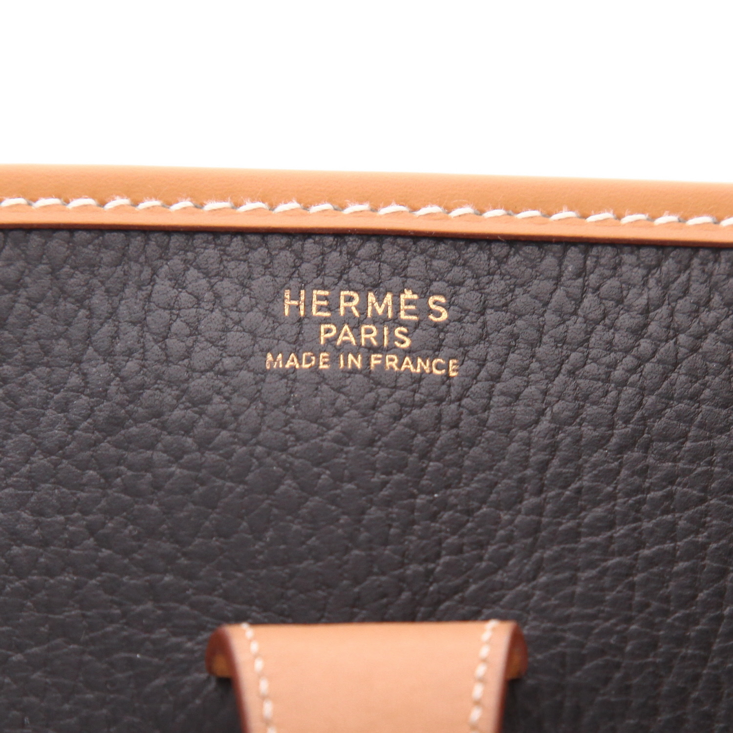Sac bandoulière Hermès  Evelyne en cuir Ardenne noir et gold - Detail D2