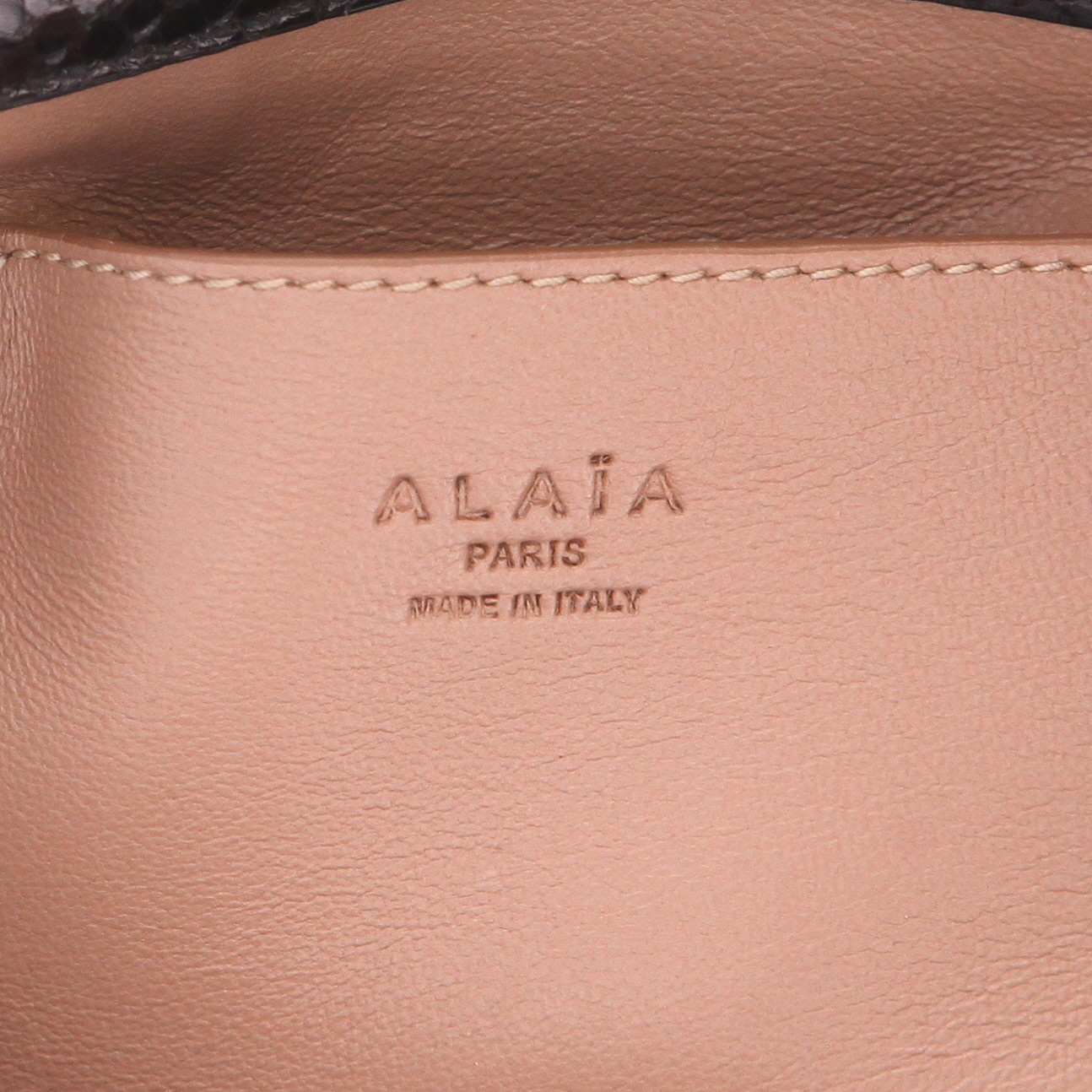 Sac bandoulière Alaïa   en python noir et cuir blanc - Detail D2