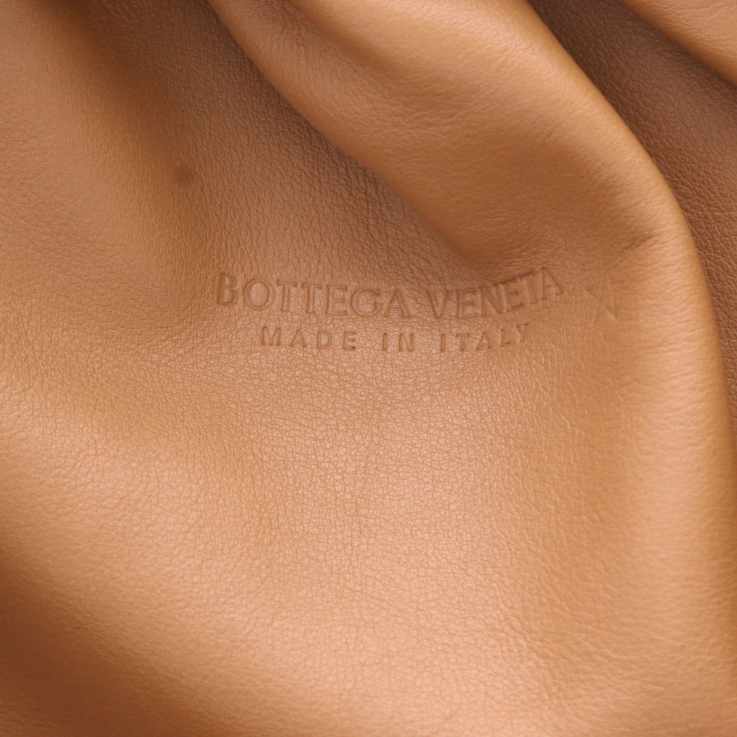 Pochette Bottega Veneta  Pouch en cuir marron - Detail D2