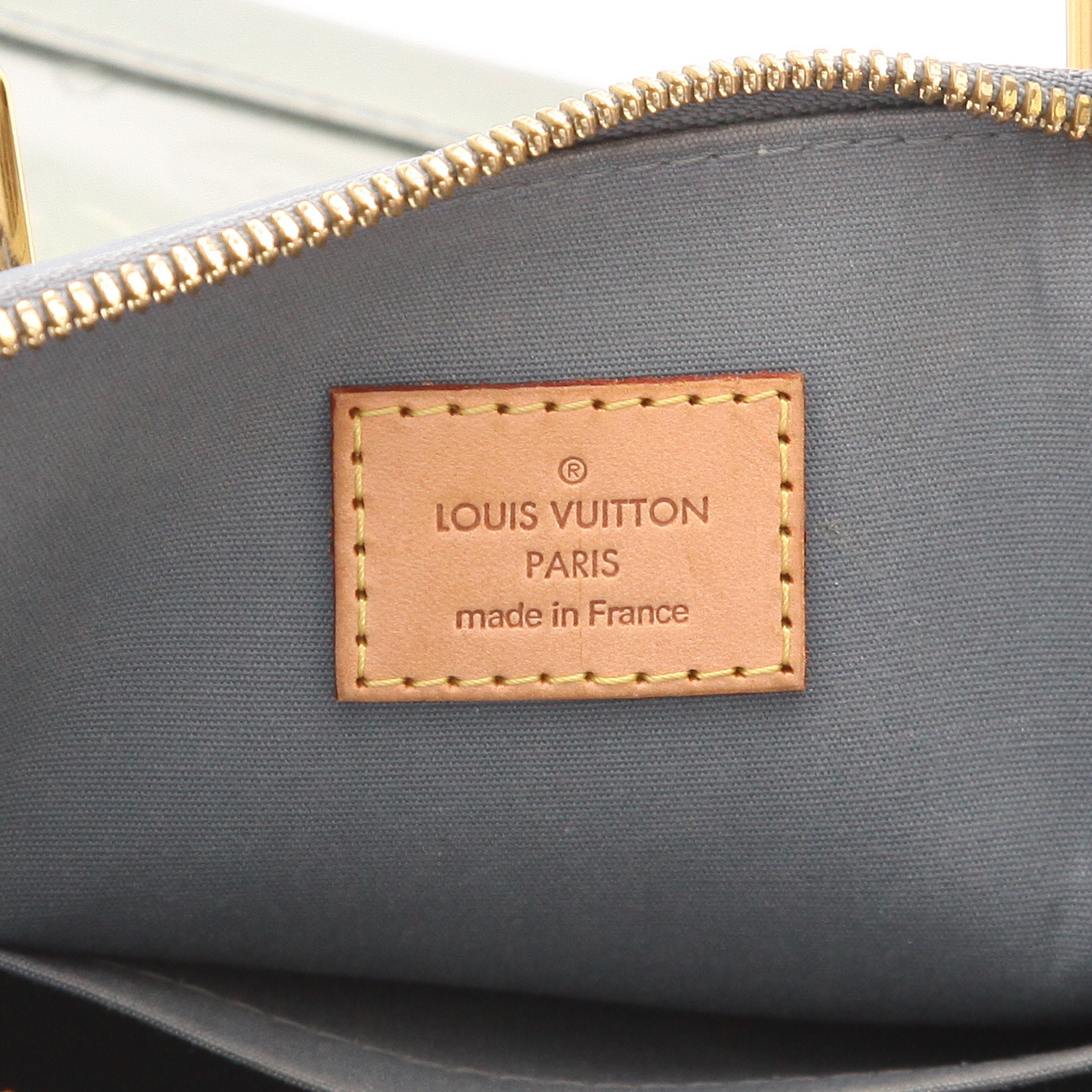 Louis Vuitton  Alma handbag  in green monogram patent leather - Detail D2