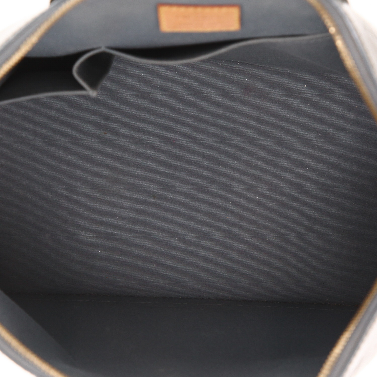 Louis Vuitton  Alma handbag  in green monogram patent leather - Detail D3