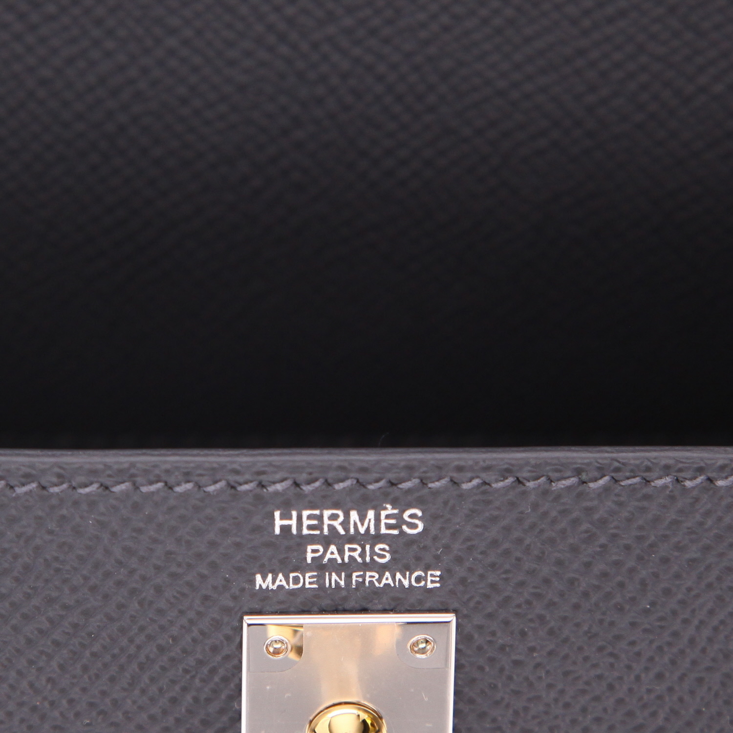 Bolso de mano Hermès  Kelly 25 cm en cuero epsom gris Ardoise - Detail D2