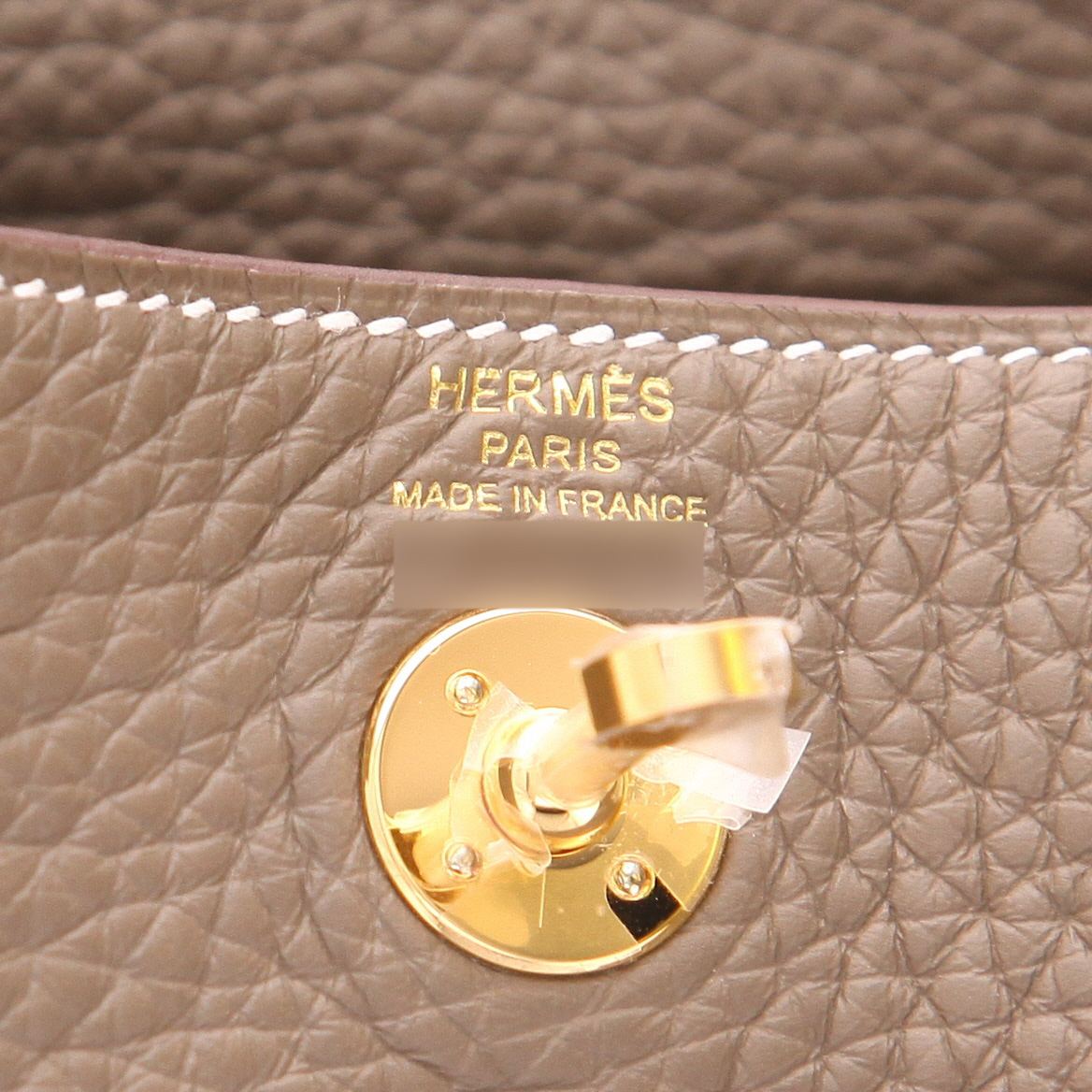 Borsa a tracolla Hermès  Lindy mini  in pelle taurillon clemence etoupe - Detail D2