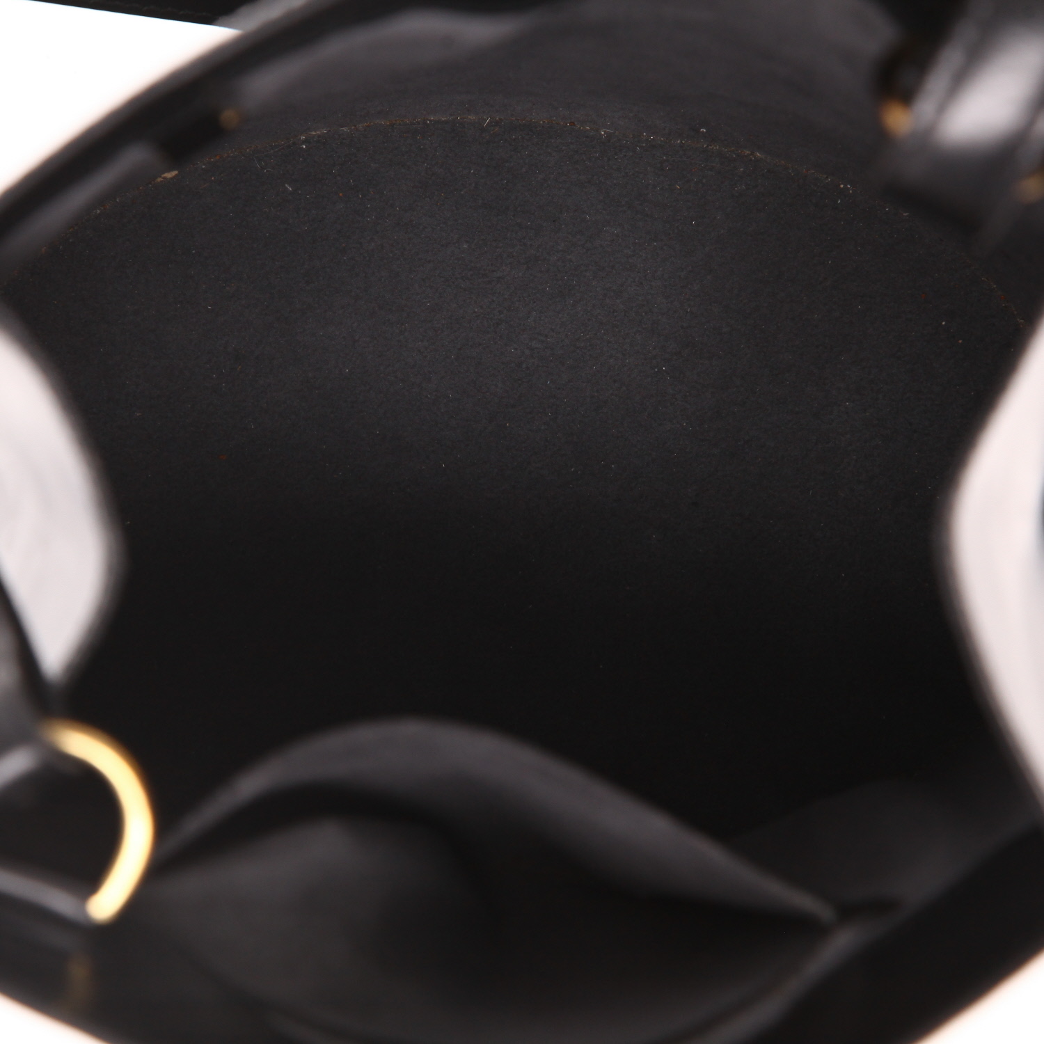 Louis Vuitton  Cluny handbag  in black epi leather - Detail D3