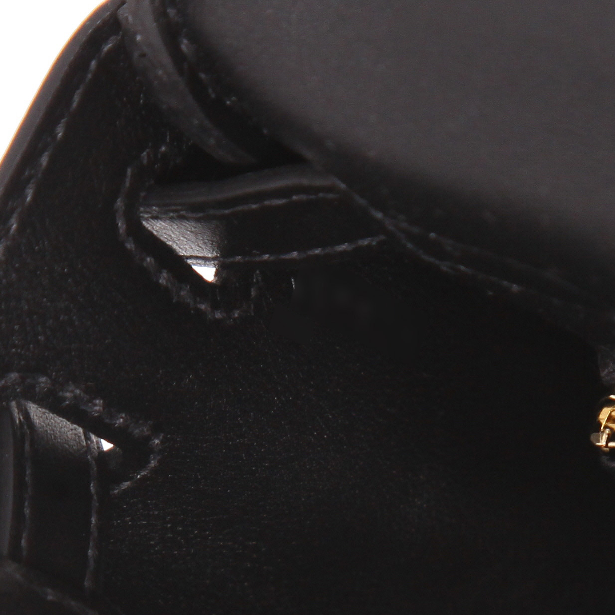 Bolso de mano Hermès  Kelly 25 cm en cuero swift negro - Detail D4