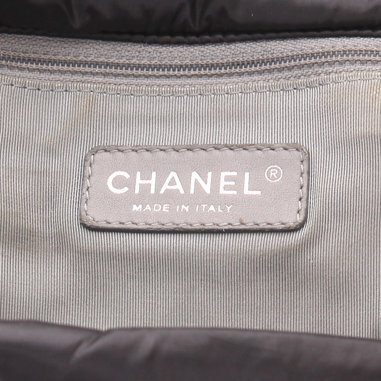 Sac à main Chanel   en toile matelassée noire - Detail D2