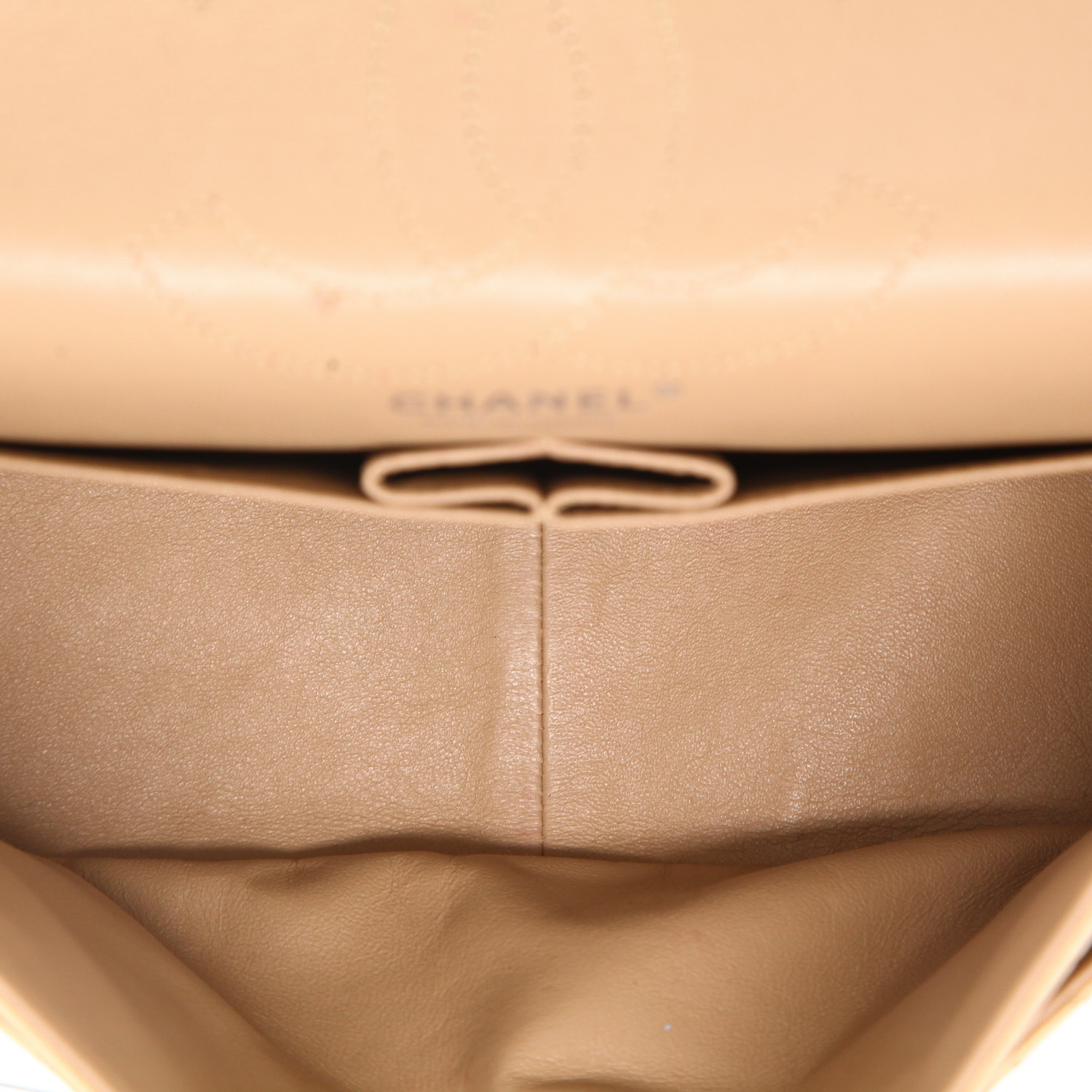 Bolso bandolera Chanel  2.55 modelo grande  en cuero acolchado dorado - Detail D3