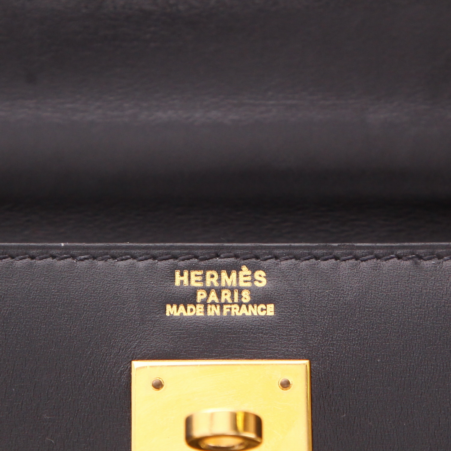 Sac à main Hermès  Kelly 32 cm en cuir box noir - Detail D2