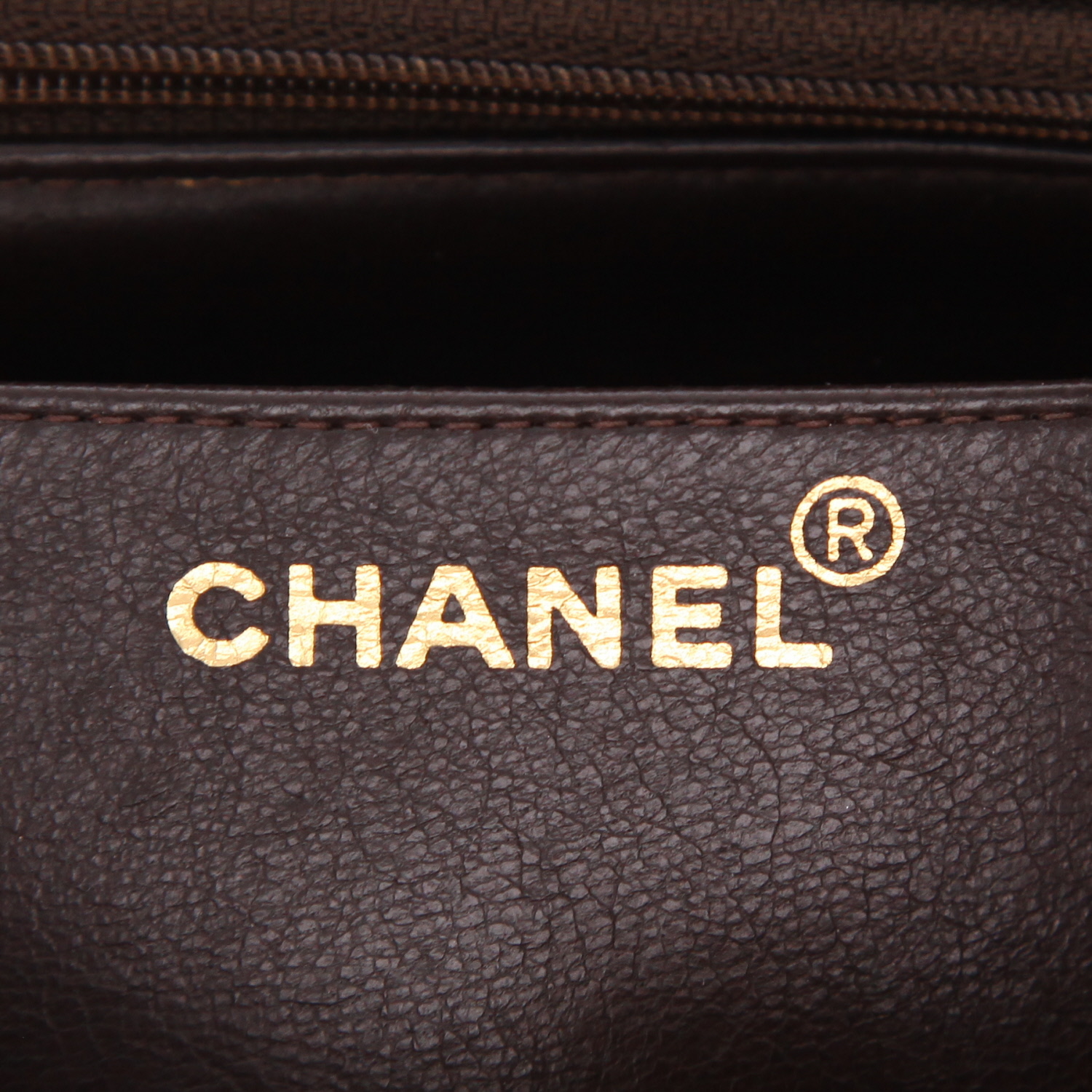 Chanel   handbag  in brown quilted leather - Detail D2
