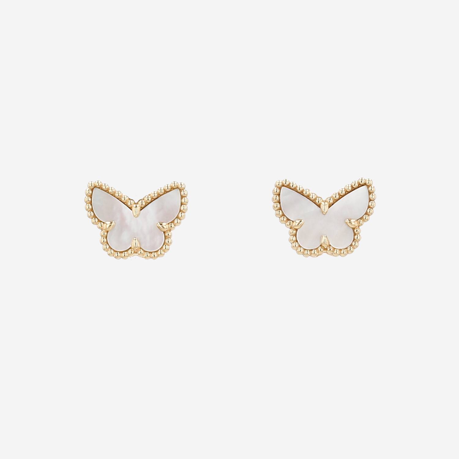 Paire de boucles d'oreilles Van Cleef 
Arpels Sweet Butterflies en or jaune et nacre