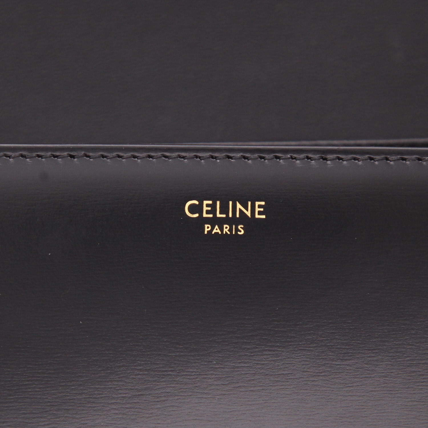 Celine  Triomphe shoulder bag  in black leather - Detail D2