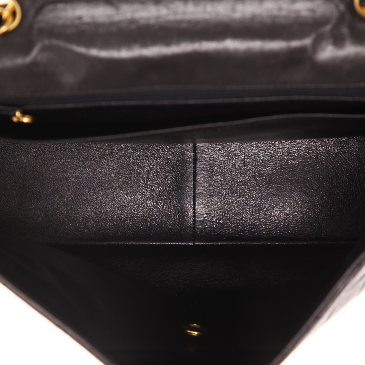 Borsa a tracolla Chanel  Timeless Jumbo in pelle trapuntata nera - Detail D3