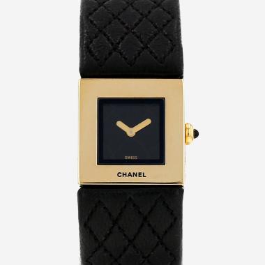 Chanel Matelassé  in yellow gold Ref: Chanel - H0109  Circa 2008