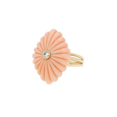 Bague années 1980 Zolotas en or jaune, corail et diamant