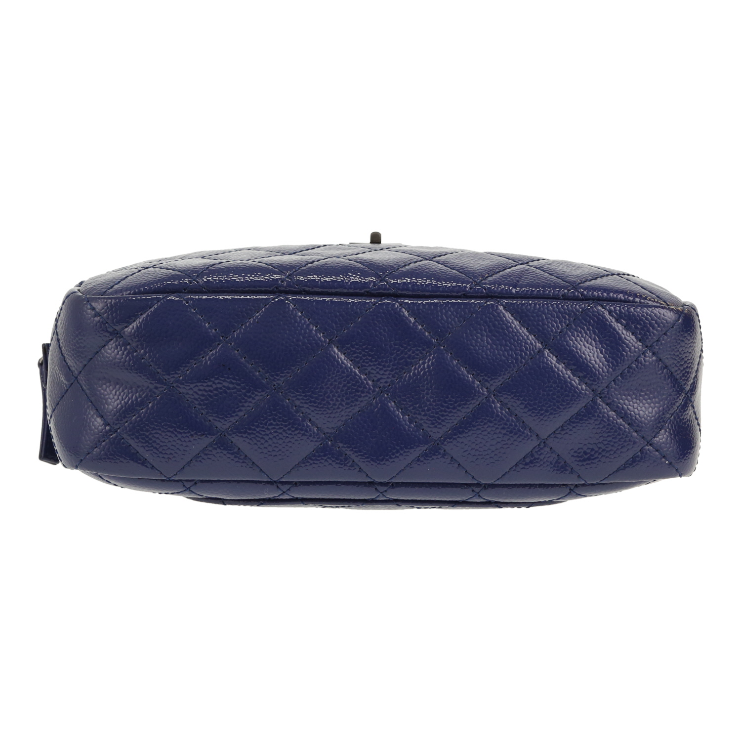 Borsa Chanel  Camera in pelle verniciata e foderata viola - Detail D1