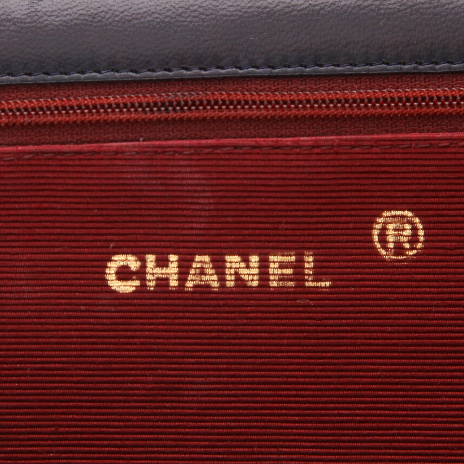 Chanel  Vintage shoulder bag  in navy blue leather - Detail D2
