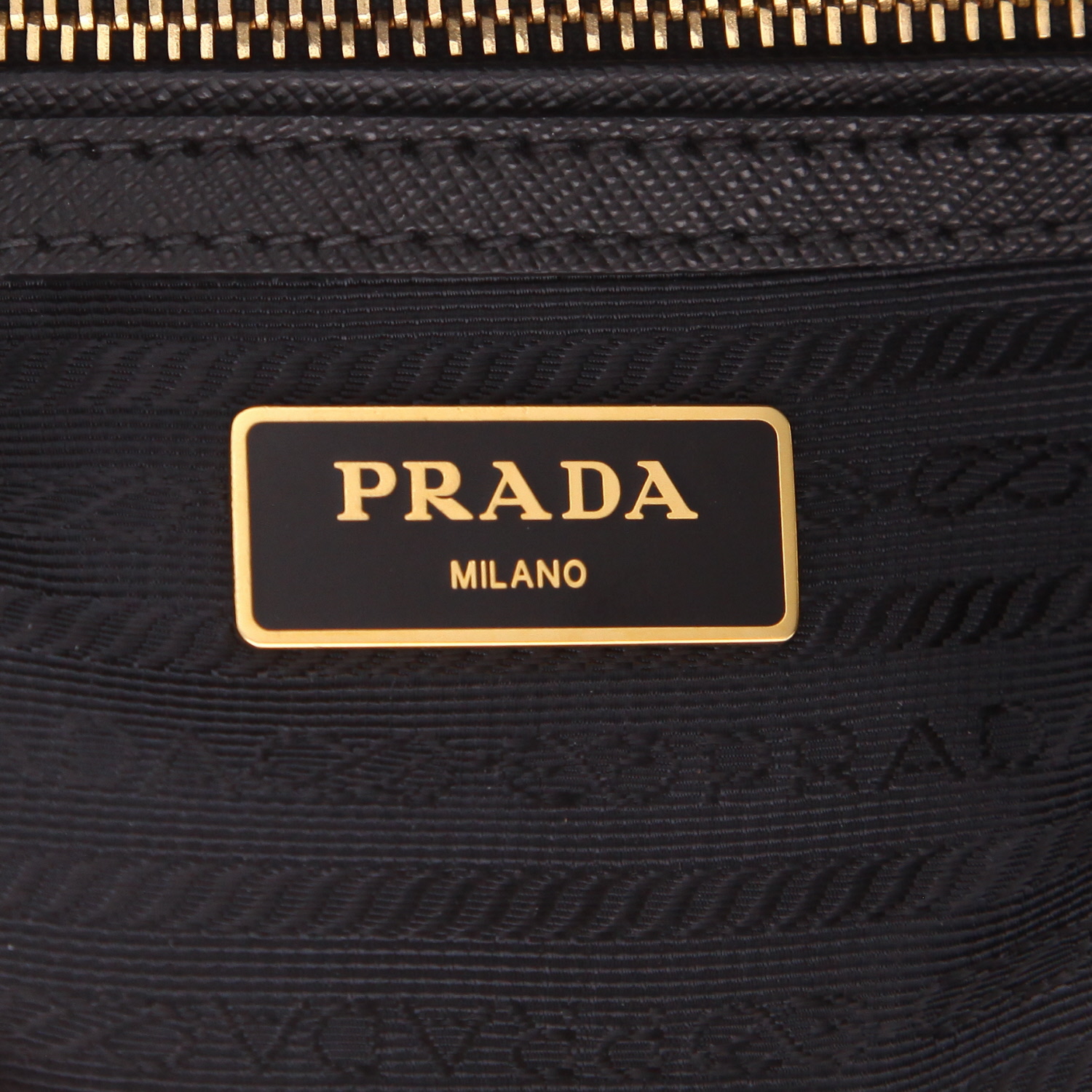 Sac à main Prada  Galleria en cuir saffiano noir - Detail D2