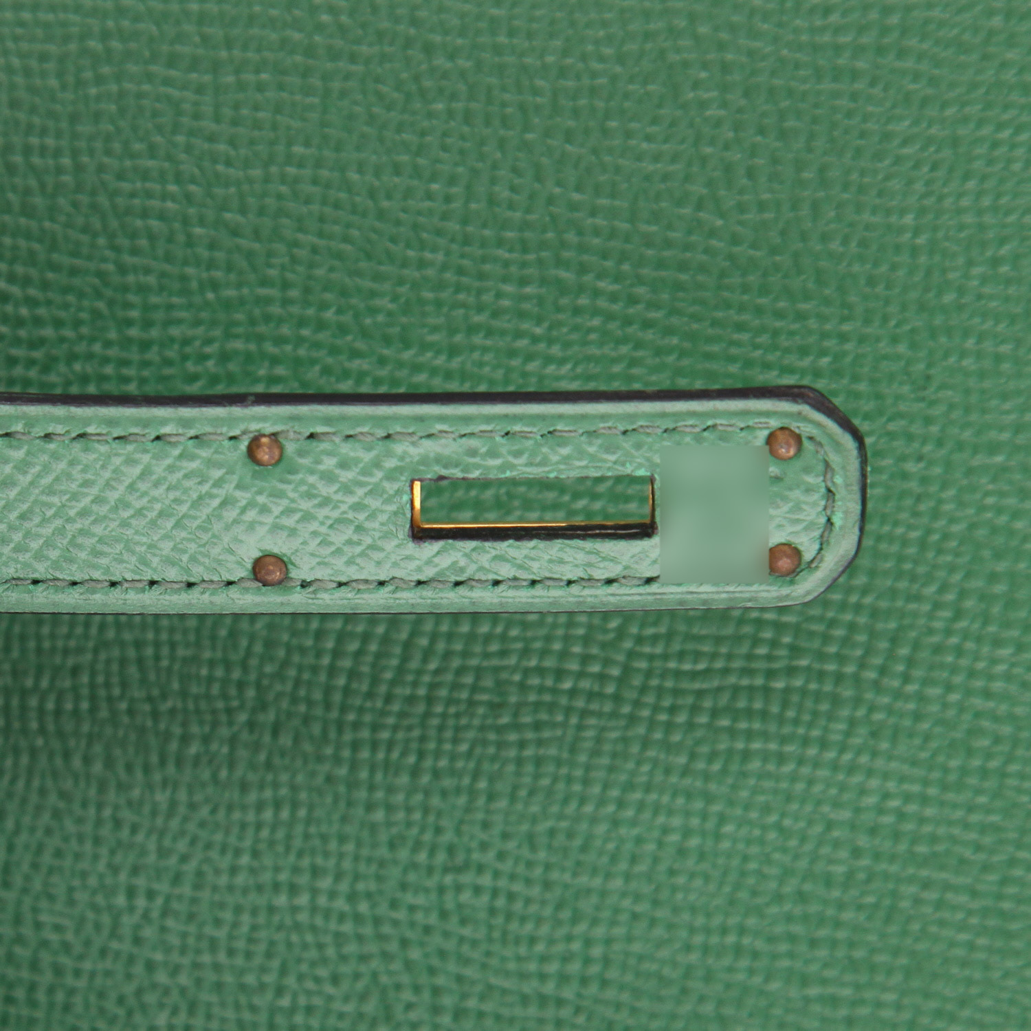 Bolso de mano Hermès  Kelly 28 cm en cuero Courchevel Vert Bengale - Detail D4