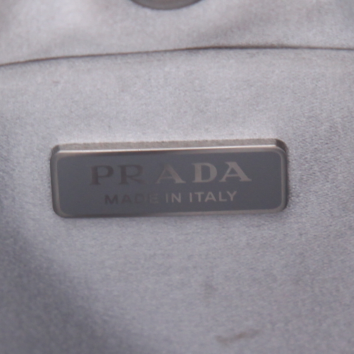 Sac à main Prada  Cleo en satin bleu et cuir bleu - Detail D2