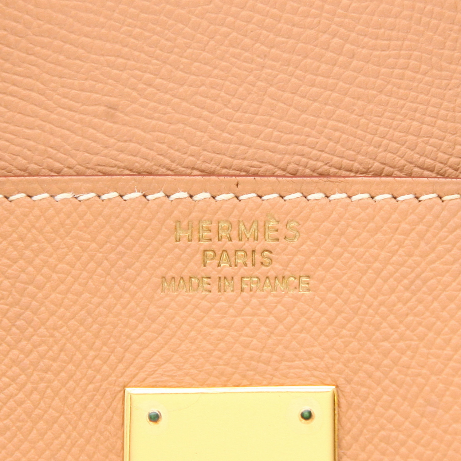 Hermès  Birkin 40 cm handbag  in gold Courchevel leather - Detail D2