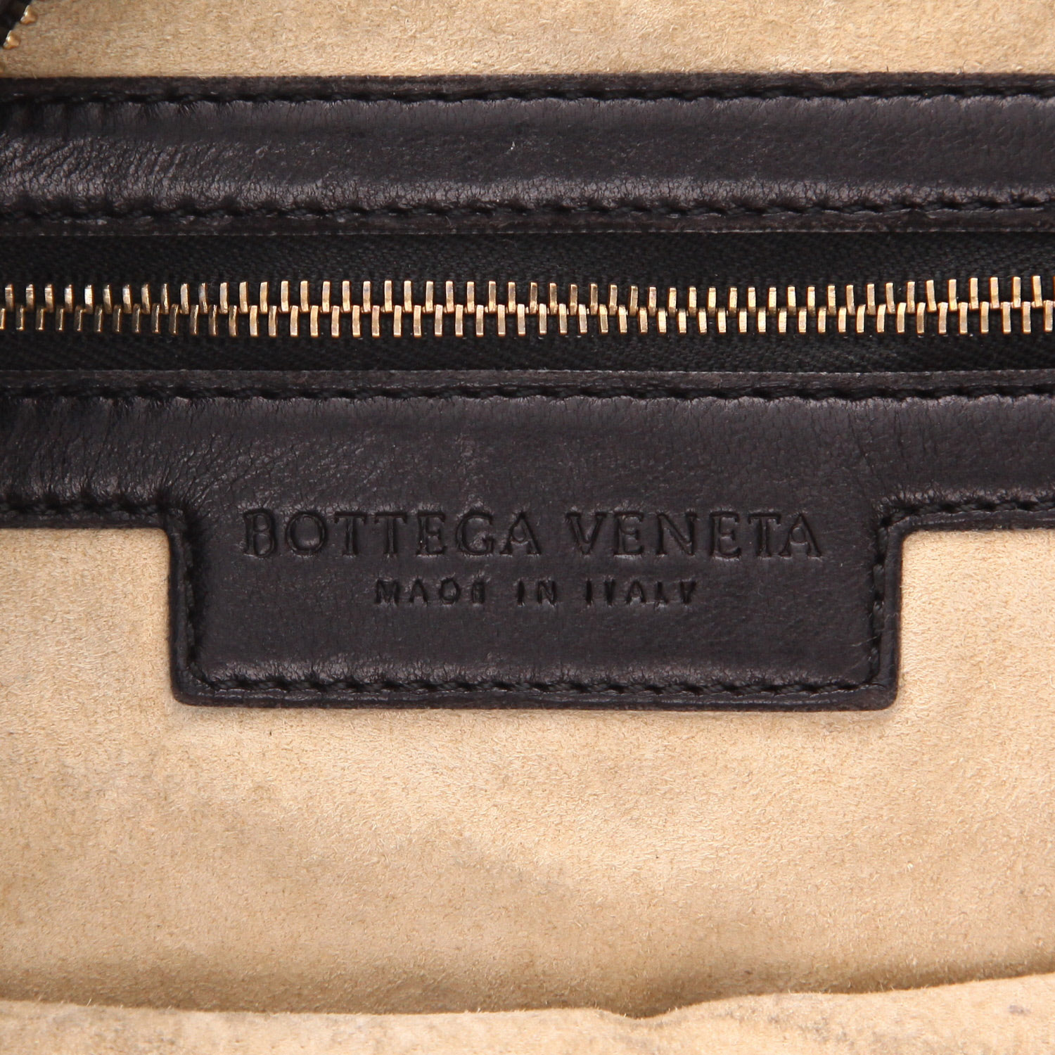 Bottega Veneta  Veneta handbag  in black intrecciato leather - Detail D2