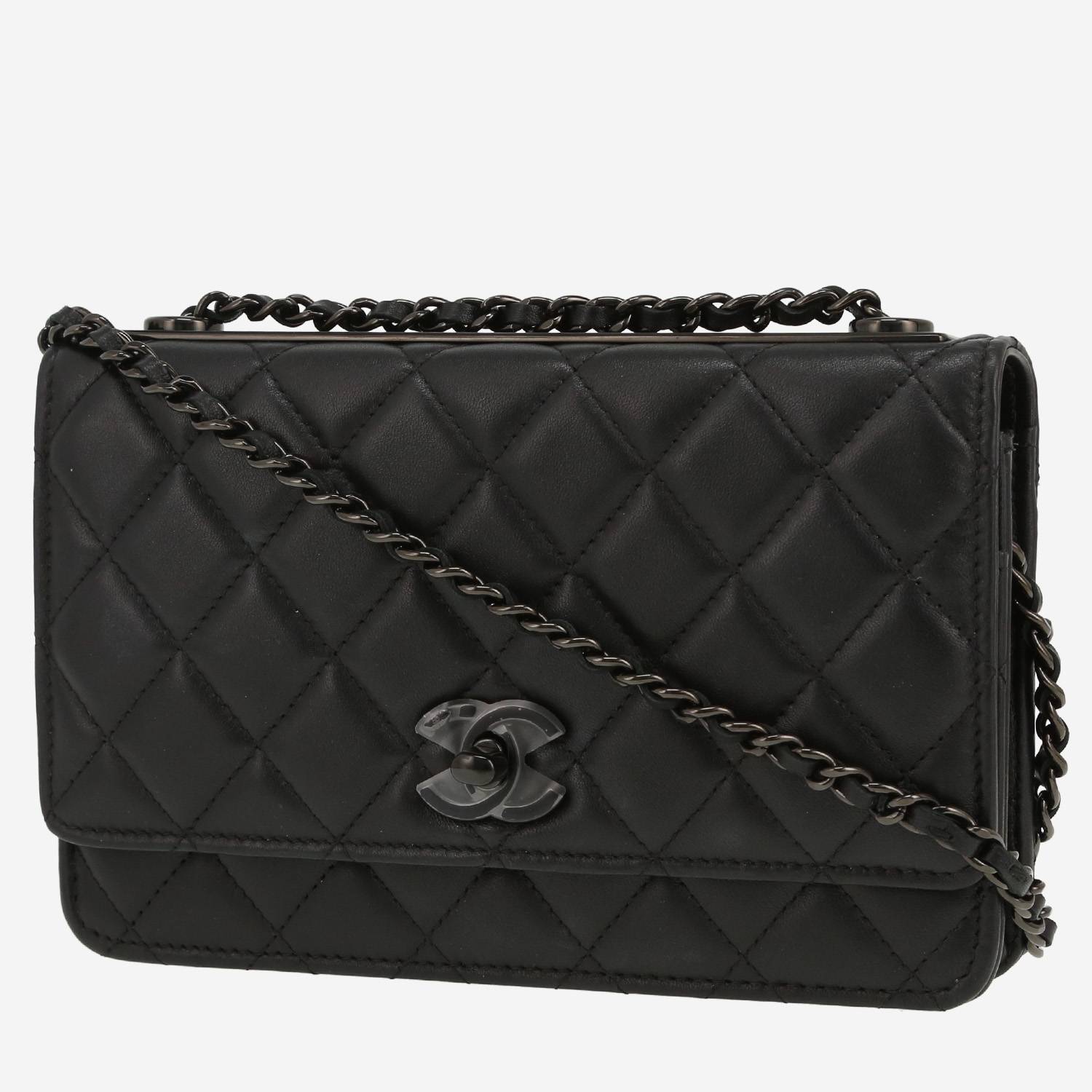 Chanel  Wallet on Chain shoulder bag  in black quilted leather