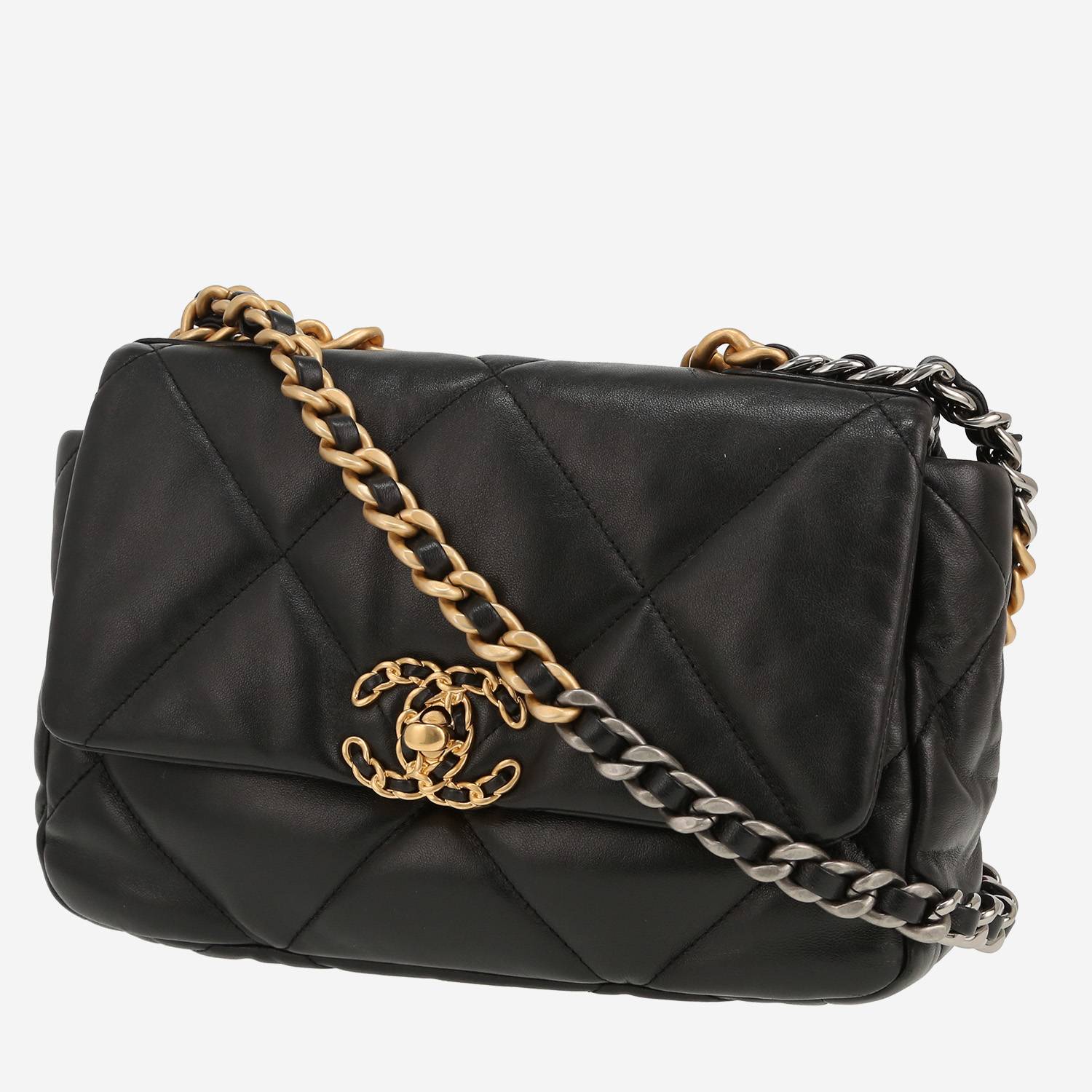 Bolso bandolera Chanel  19 en cuero acolchado negro