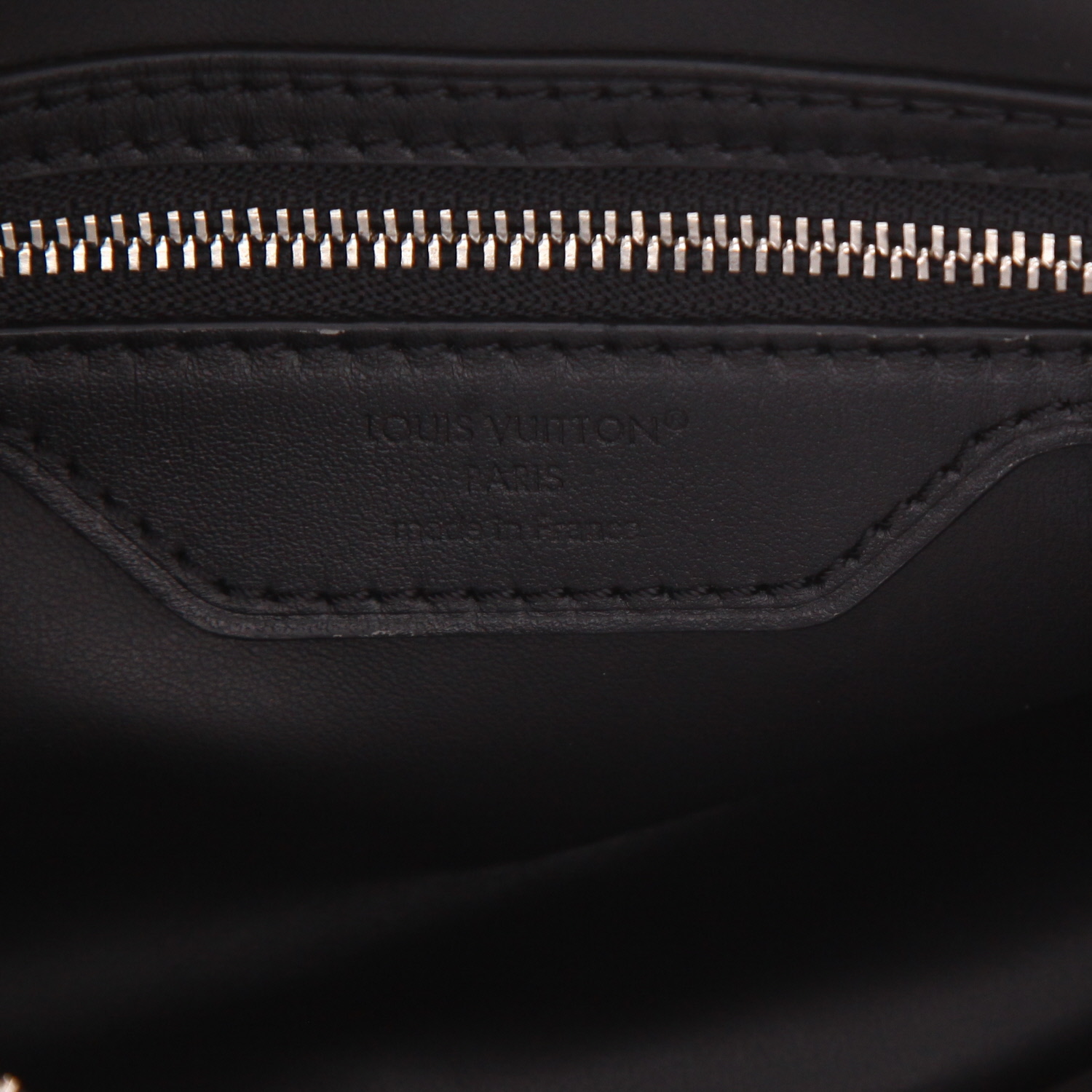 Bolso de mano Louis Vuitton  Speedy 30 en lona Monogram marrón y cuero negro - Detail D2