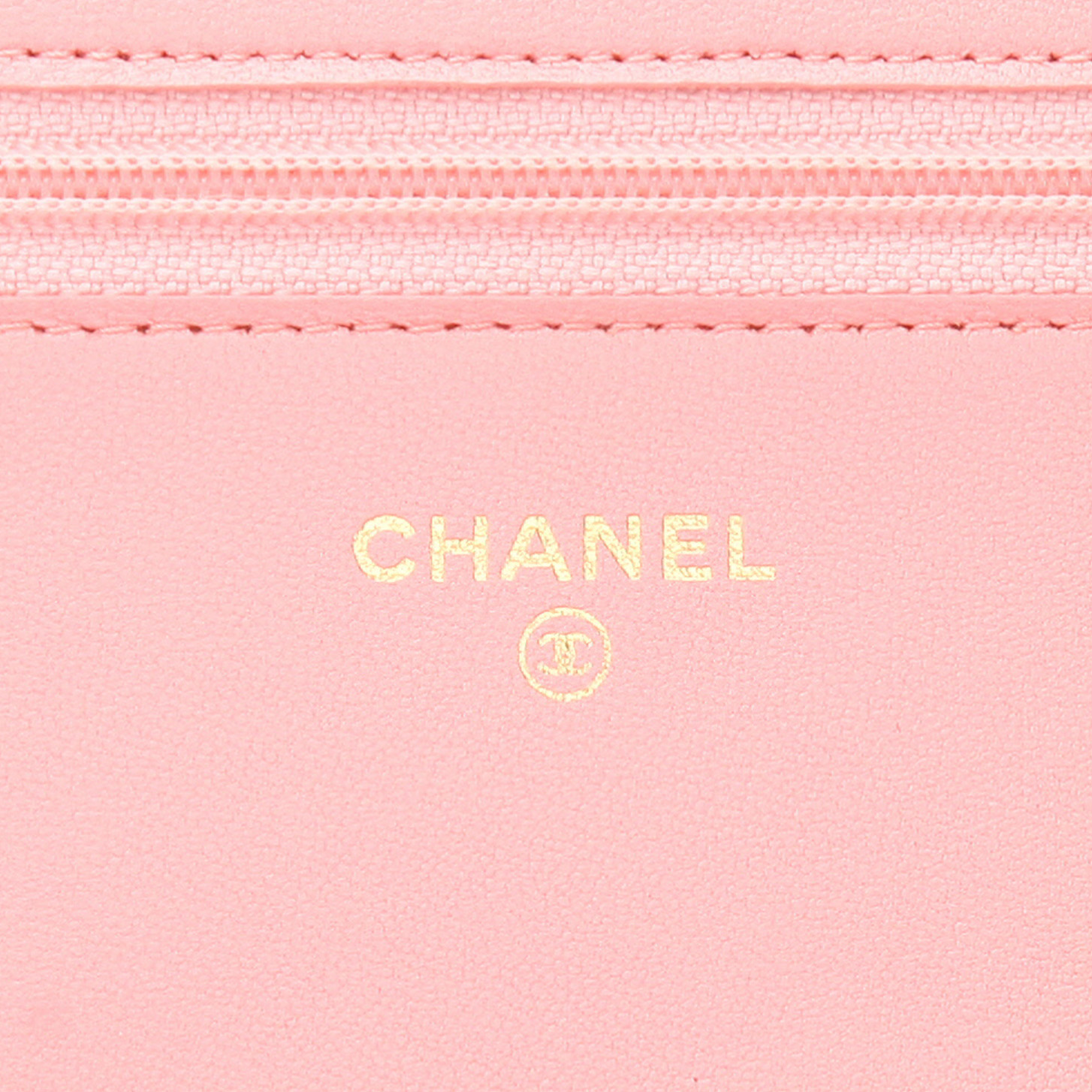 Chanel  Boy Wallet On Chain shoulder bag  in pink quilted leather - Detail D2