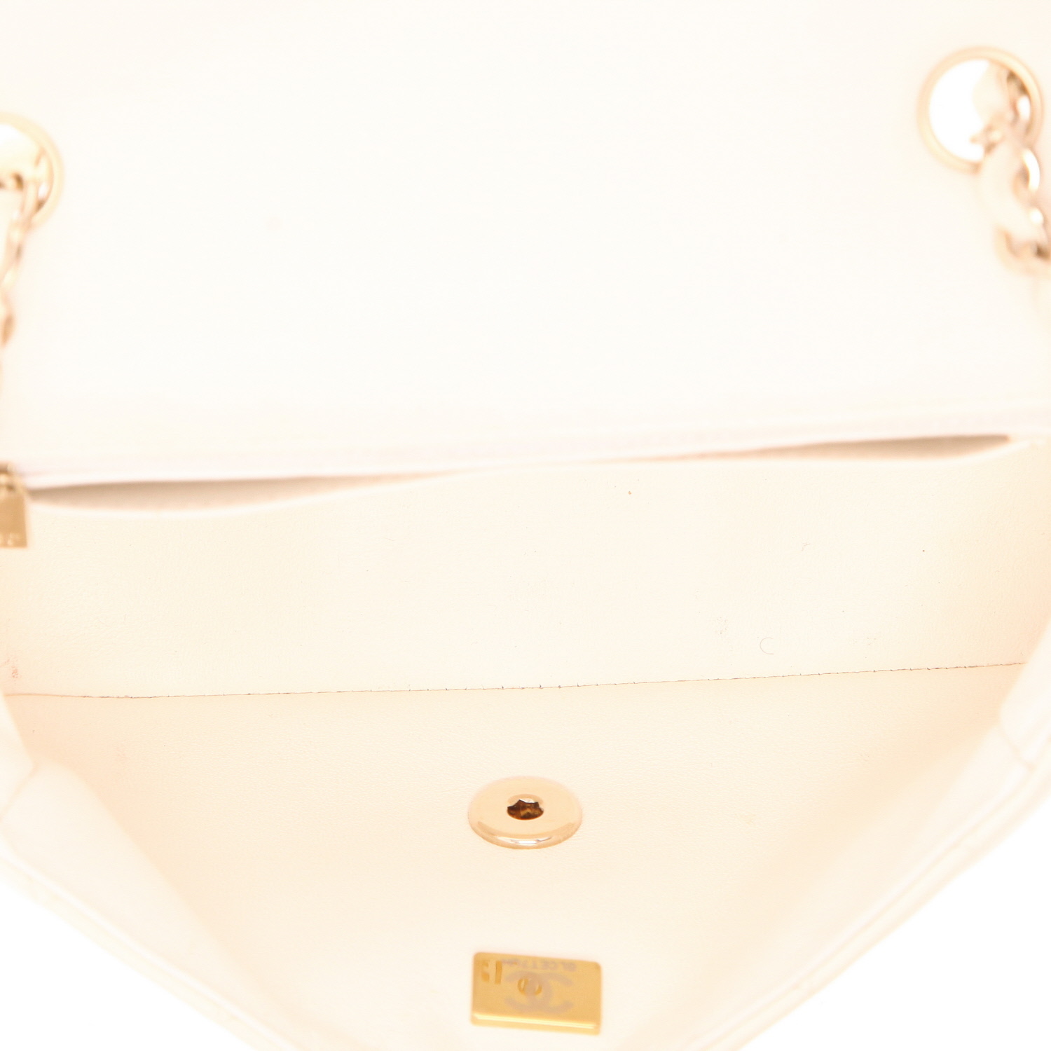 Borsa a tracolla Chanel  Timeless Mini in pelle trapuntata bianca e nera - Detail D3