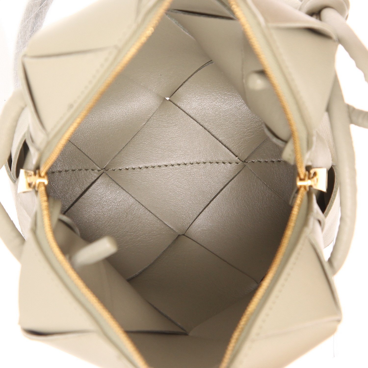 Bolso bandolera Bottega Veneta  Camera mini  en cuero intrecciato caqui - Detail D3