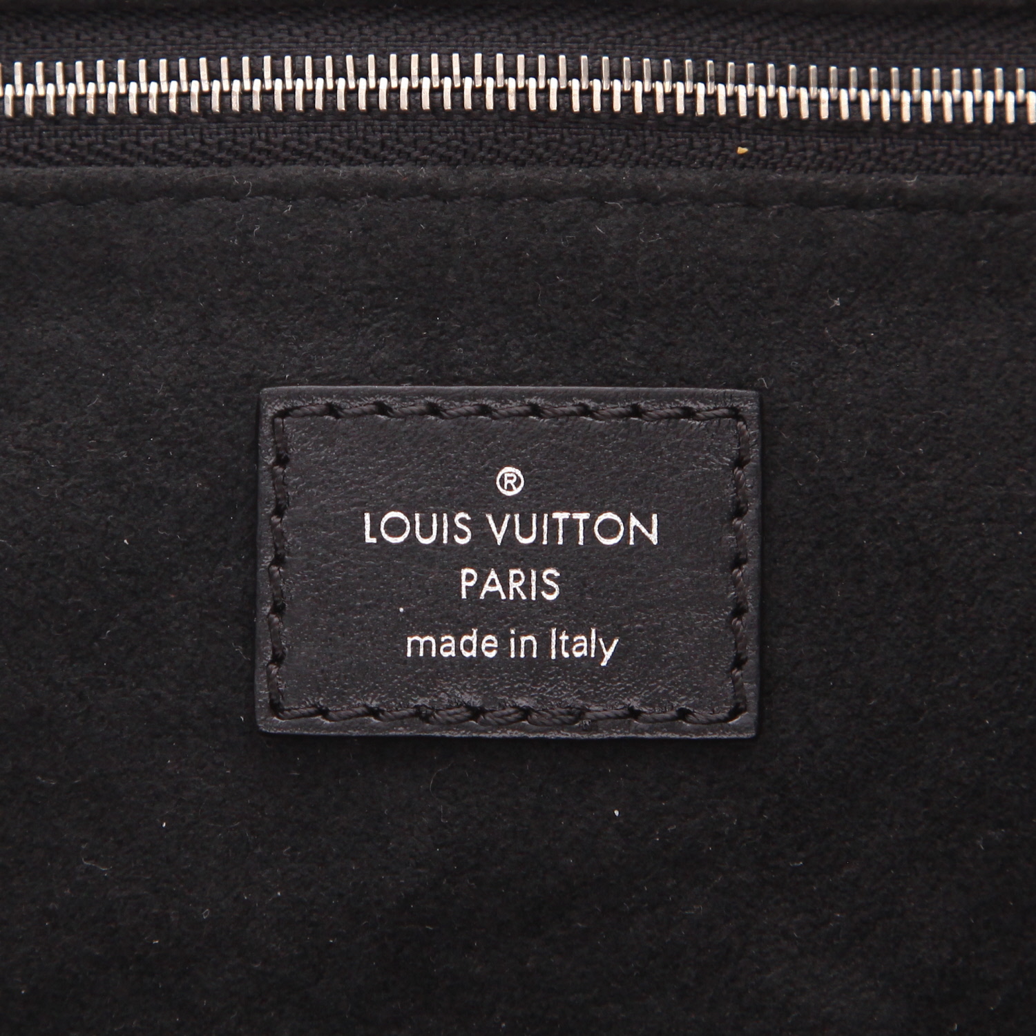 Bolso bandolera Louis Vuitton  Carryall en cuero negro y lona Monogram marrón - Detail D2