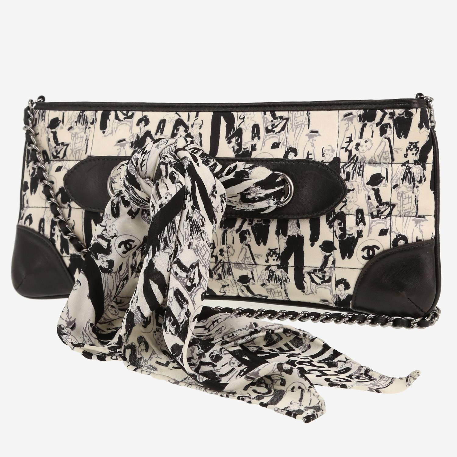 Sac à main Chanel   en soie noire et blanche et cuir noir
