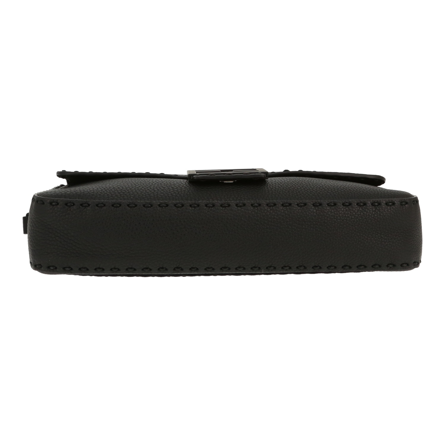 Sac à main Fendi  Maxi Baguette en cuir grainé noir - Detail D1