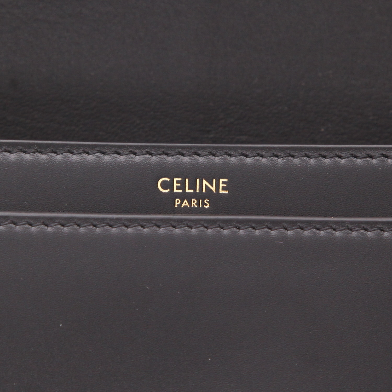 Celine  16 shoulder bag  in black leather - Detail D2