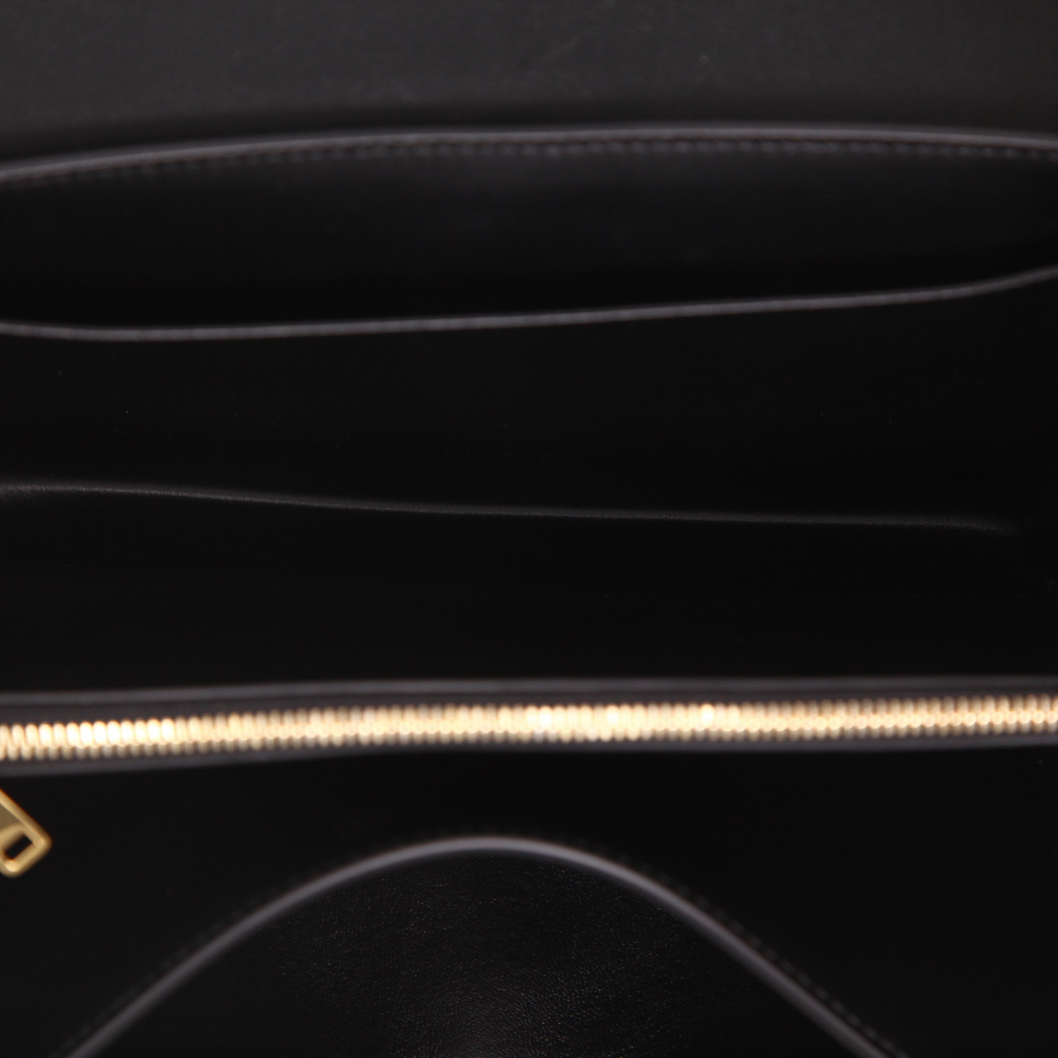 Celine  16 shoulder bag  in black leather - Detail D3