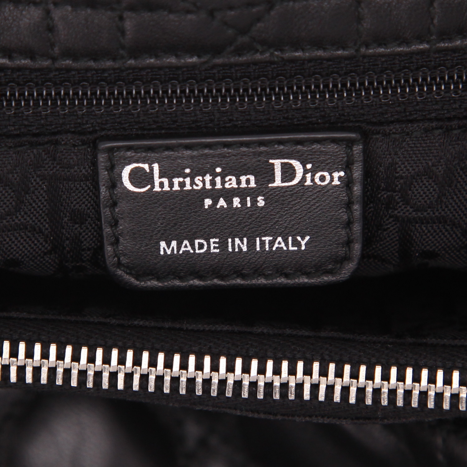 Bolso de mano Dior  Dior Soft en cuero cannage negro - Detail D2