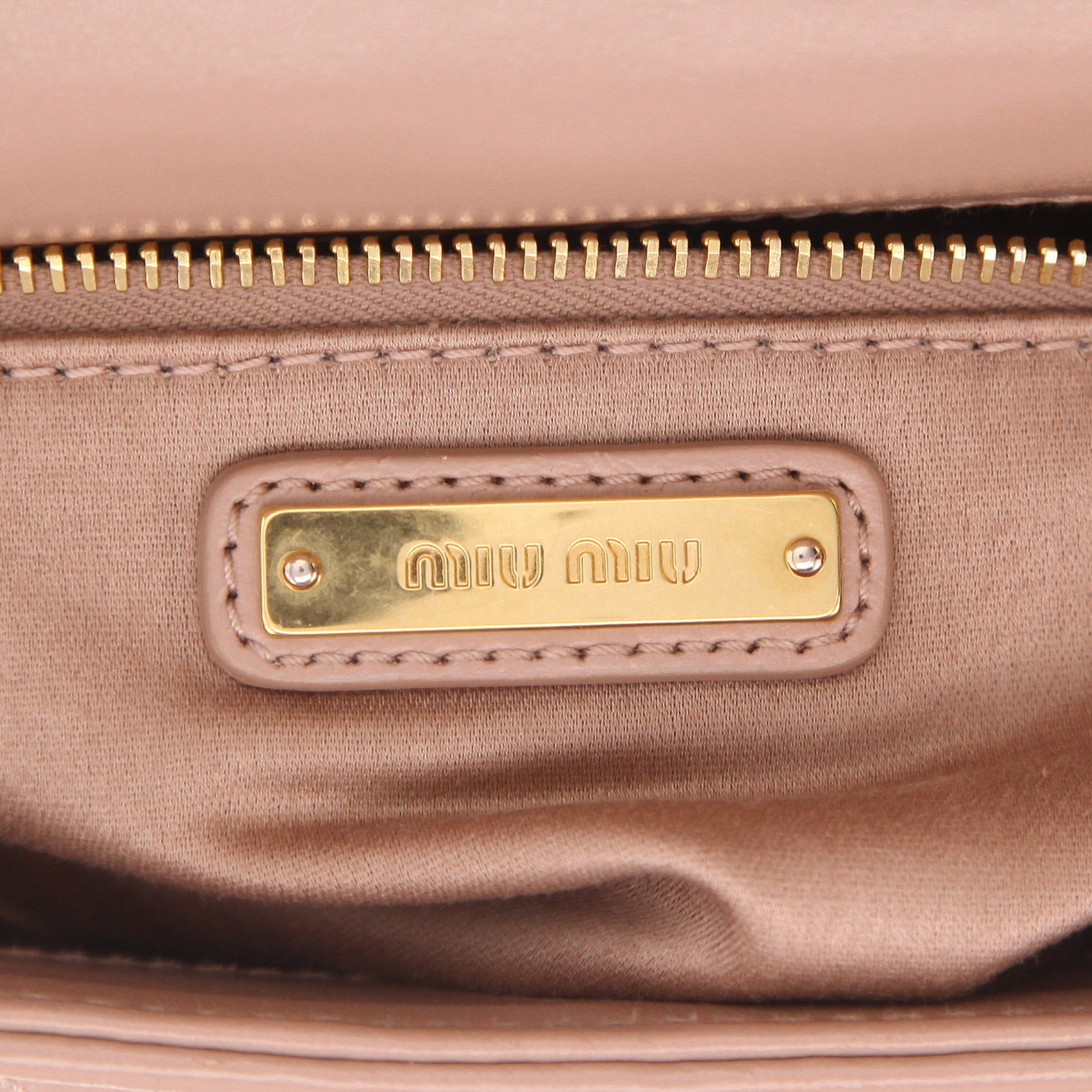 Miu Miu   handbag  in beige quilted leather - Detail D2