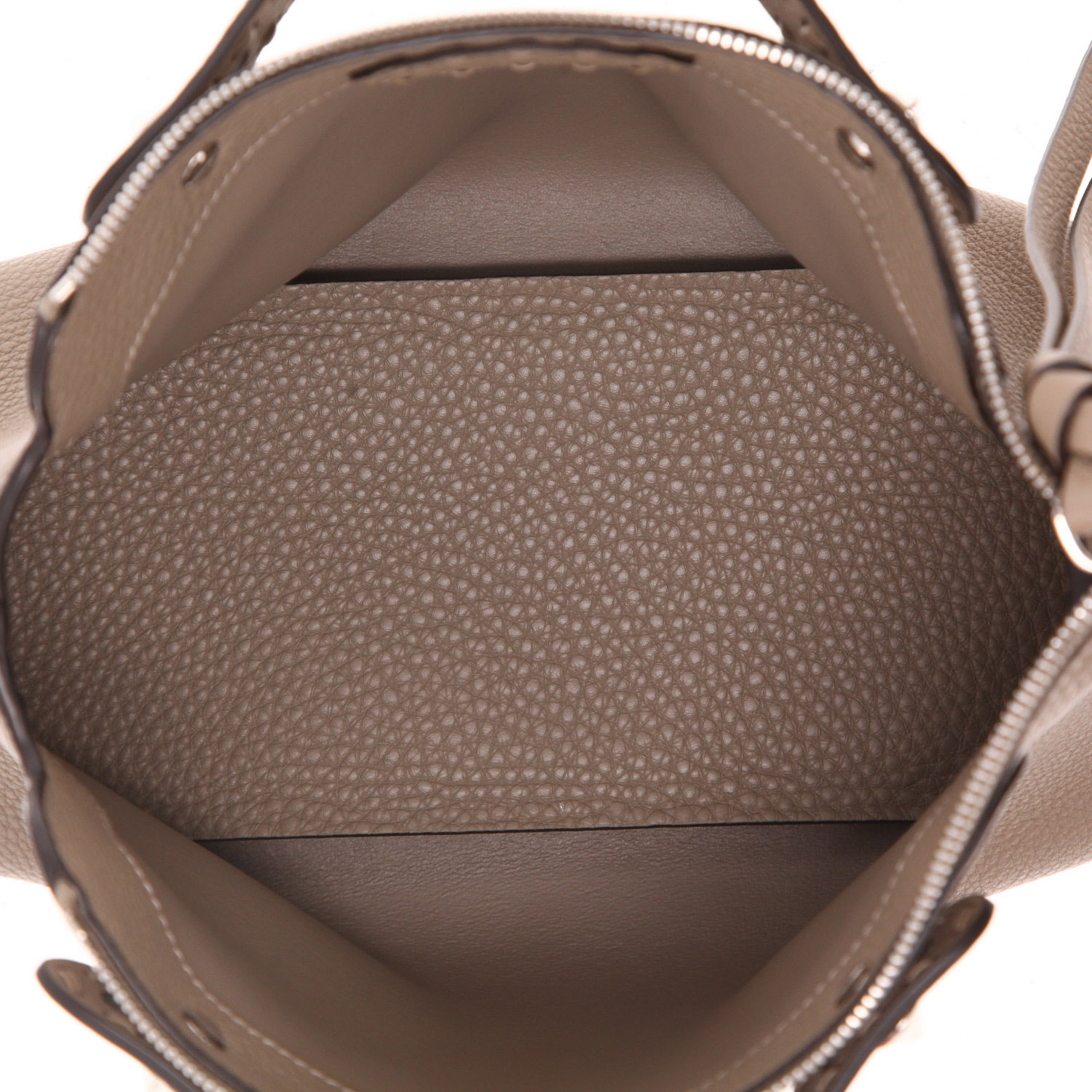 Bolso de mano Fendi  By the way en cuero granulado color topo - Detail D3