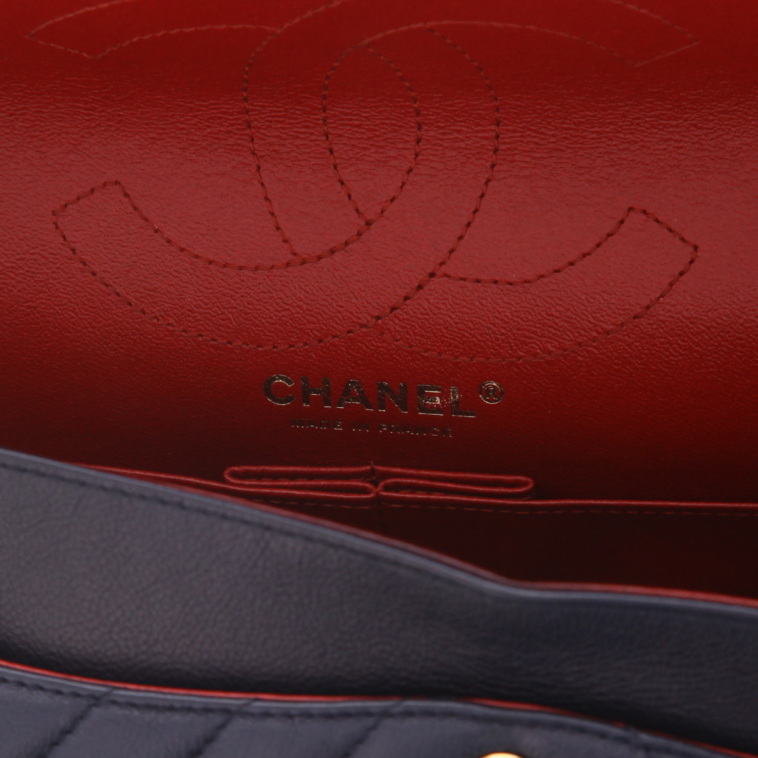 Bolso bandolera Chanel  2.55 en cuero acolchado con motivos de espigas azul marino - Detail D2