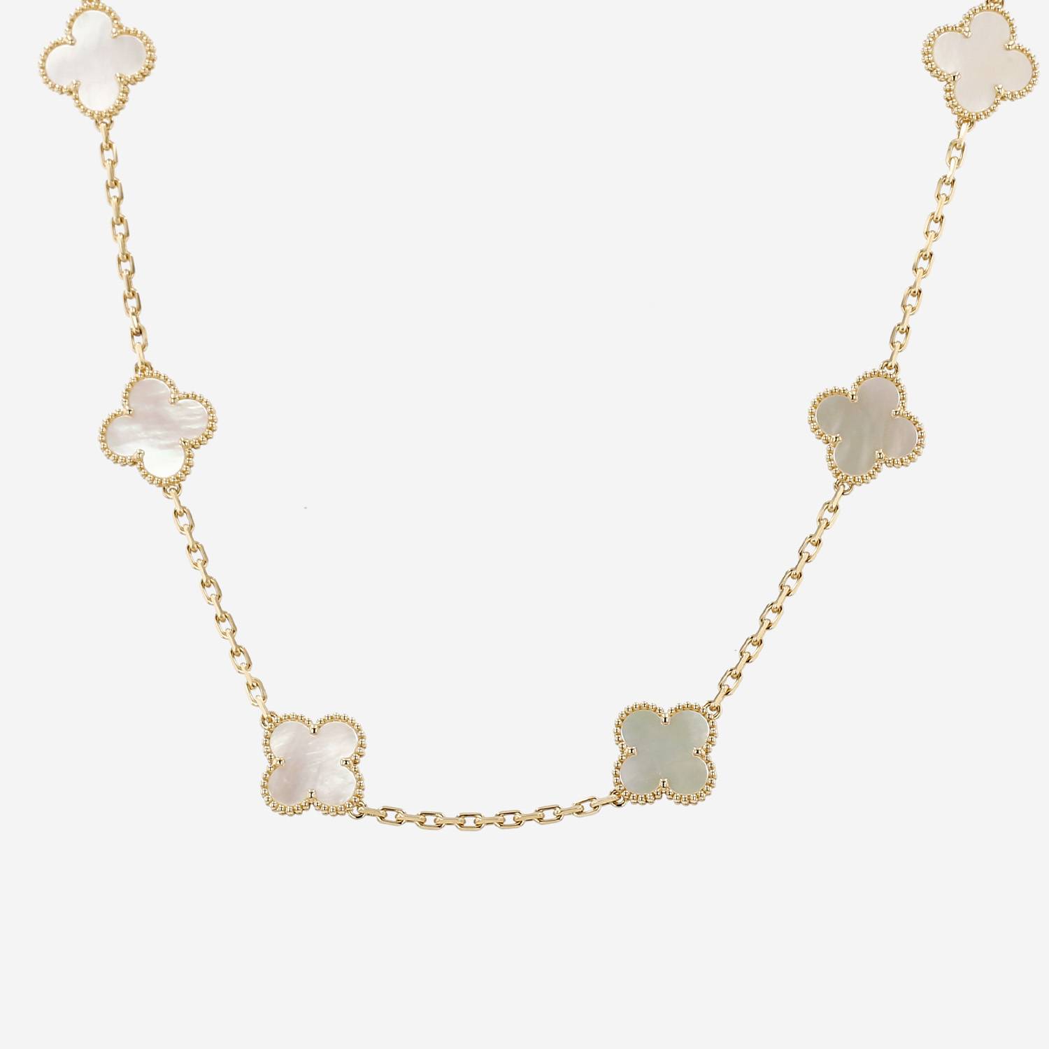 Collier Van Cleef 
Arpels Vintage Alhambra en or jaune et nacre