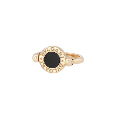Twisted Bulgari Bulgari Bulgari ring in yellow gold, onyx and coral